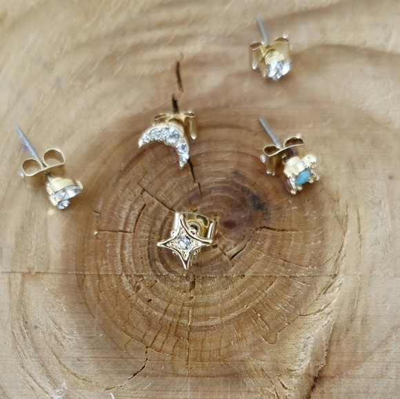 Free People Rosette Stud Earring Pack of 5 earrings - Picture 7 of 8